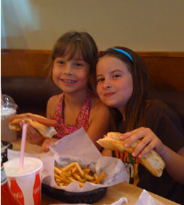 2 girls at Meatheads in Northbrook, IL