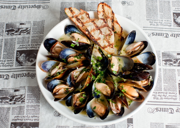 dining-brunch-convito-mussels
