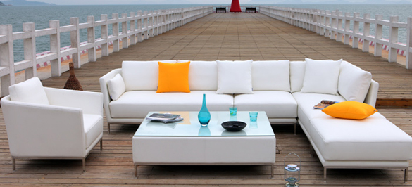 outdoor-living-cushioned-seating