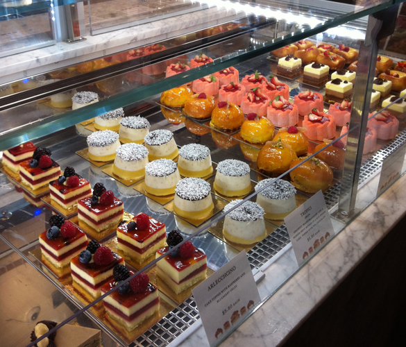 dining-eataly-pastries