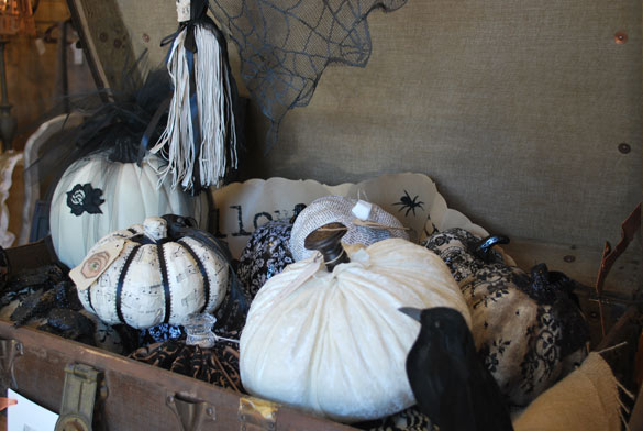 halloween-decor-black-1