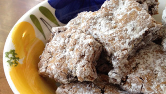 Nana’s Magic Cookie Brownies | makeitbetter.net