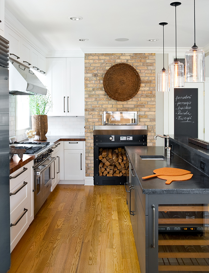 Kitchen_Tate-Gunnerson_May_pizza-oven_Janet-Mesic-Mackie