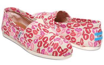 Valentine's-Day-gifts-TOMS-pink-lips