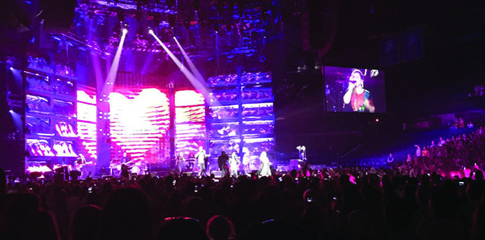 Kelly Clarkson at Allstate Arena