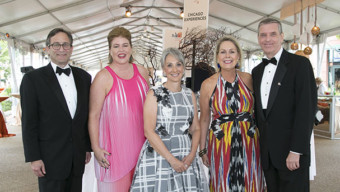 Chairman of the Board of Trustees John Ettelson, Women’s Board President Kim Theiss, Zoo Ball Co-Chairs Lisa Genesen and Christine Tierney and Lincoln Park Zoo President and CEO Kevin Bell.