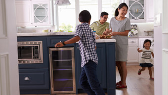 27 Ways Busy Parents Can Outsource Tasks (and Free Up Time!)