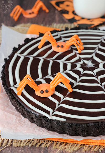 Halloween Recipes: Spiderweb Chocolate Tart from Life, Love and Sugar