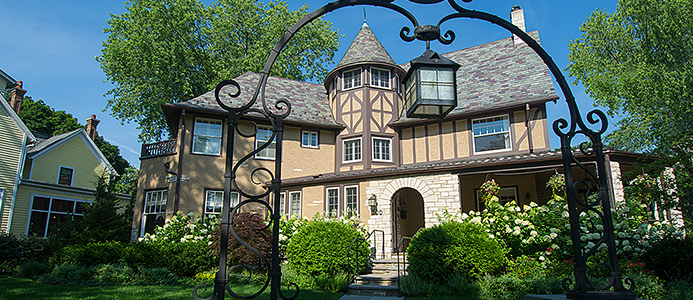 Garden Club of Evanston's House Walk and Holiday Boutique