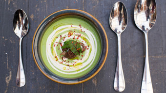 Cindy's Chilled English Pea Soup