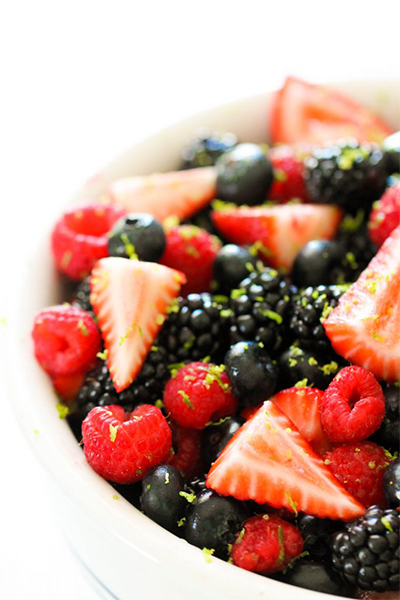blueberry recipes: Fresh Berry Salad from Six Sisters' Stuff