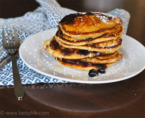 blueberry recipes: Lemon Ricotta Blueberry Pancakes from Betsylife