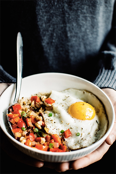 breakfast recipes: Savory Oatmeal with Cheddar and Fried Egg from Healthy Nibbles and Bits