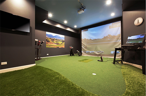 home gym: golf simulator