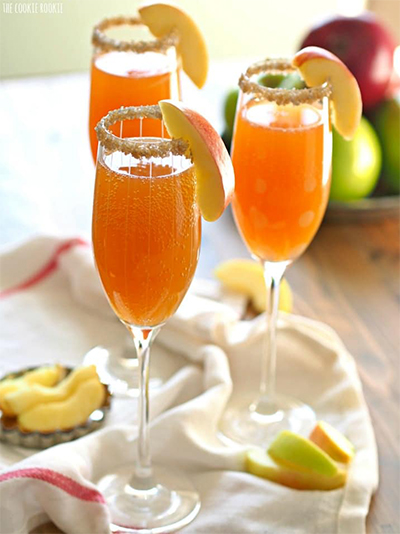 apple cider cocktail recipes: Apple Cider Mimosas from The Cookie Rookie