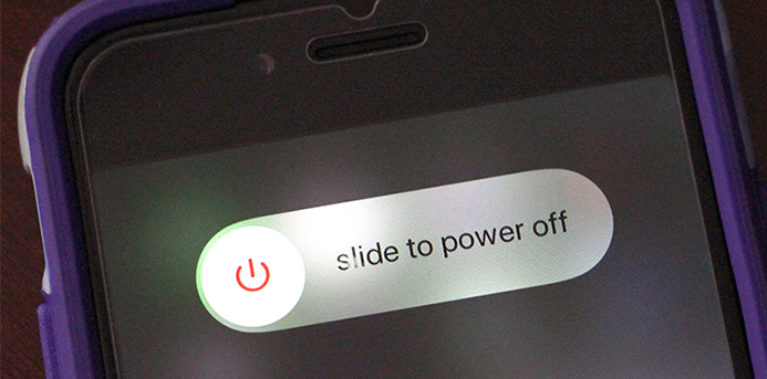 Disconnect to Reconnect: Tech-Free Holiday Traditions for Friends and Family