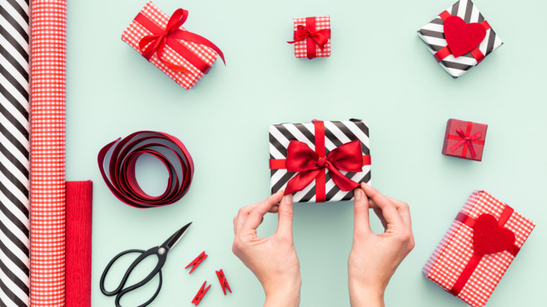 Holiday Tipping Guide Who What And How Much To Tip