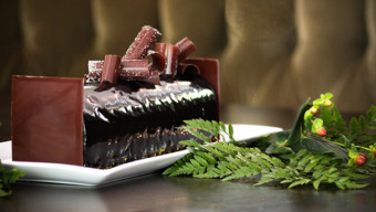 Beacon Tavern: The Best Internationally Inspired Holiday Pastries From Chicago’s Top Restaurants