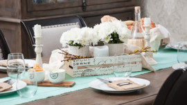 Holiday Tablescapes: 4 Table Decoration Ideas From the Pros
