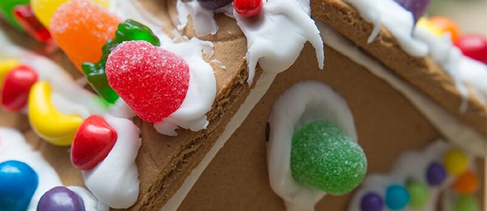 5 Things to Do: Gorton Community Center's Gingerbread House Decorating Party