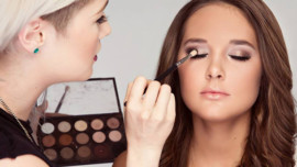 5 Makeup Trends to Try Now (Plus the Best Eco-Friendly Products to Use) (Goldplaited)