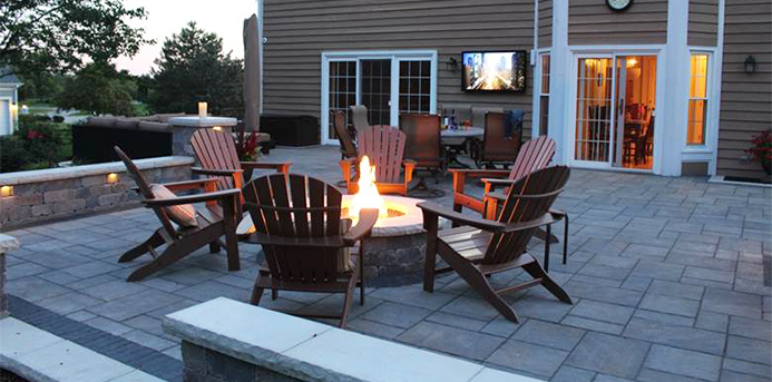 How to Use Your Outdoor Living Space This Fall (While Also Preparing for Spring)