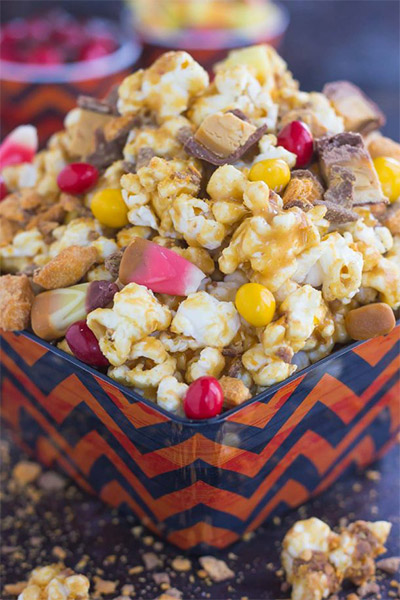 Halloween Candy Recipes: Peanut Butter Candy Popcorn from Pumpkin 'n Spice