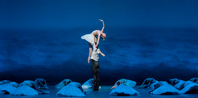 31 of the Best Things to Do in Chicago This October ("Swan Lake" at Joffrey Ballet)