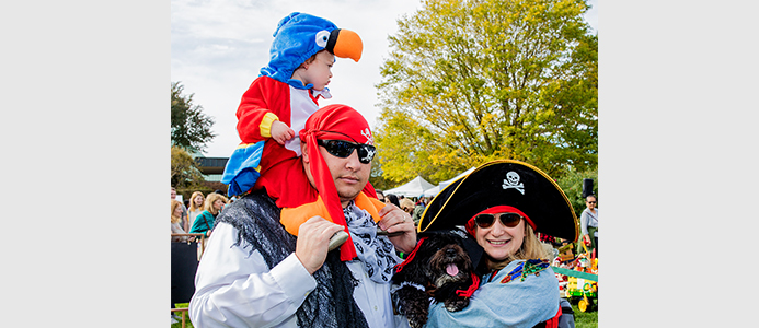 Weekend 101 (Chicago): Spooky Pooch Parade at Chicago Botanic Garden