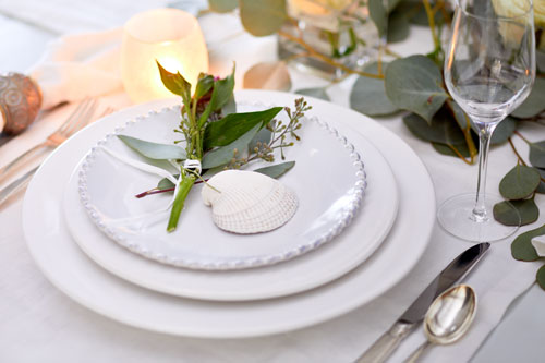 tablescapes: Table White Plates