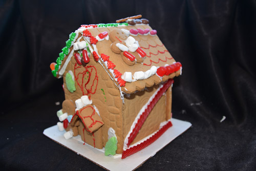 Vote for Your Favorite 2018 Gingerbread House for Charity: 11