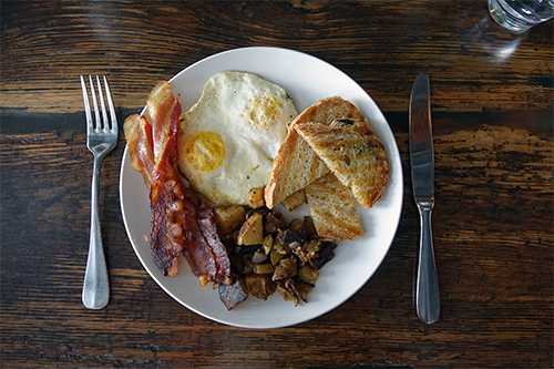 hangover cures: bacon and eggs