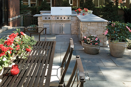 Outdoor Living Space: Kitchen and Dining Area