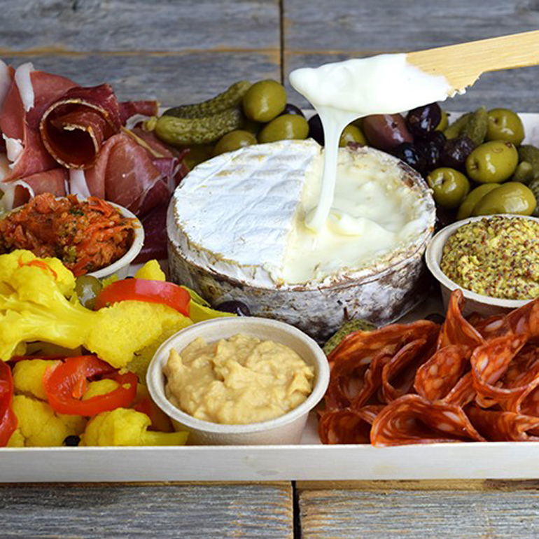 Chicago Restaurants for Picnics: Pastoral Artisan Cheese, Bread and Wine