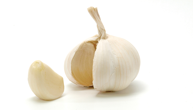6 Foods That Naturally Prevent and Treat Disease: Garlic