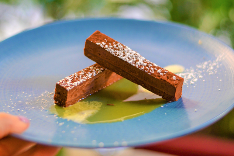 Chocolate Desserts: Bistronomic