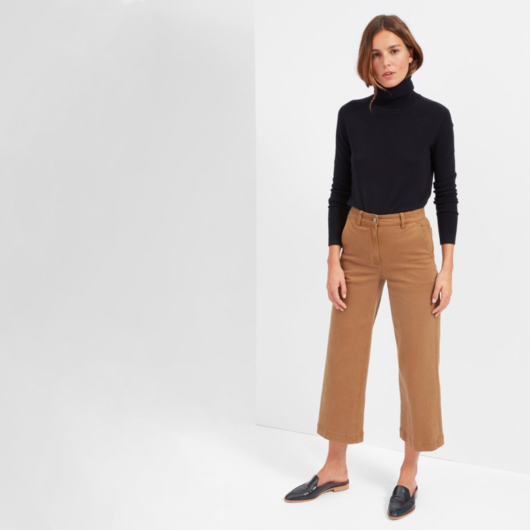 Fall Sweaters: Everlane The Cashmere Turtleneck in Dark Navy