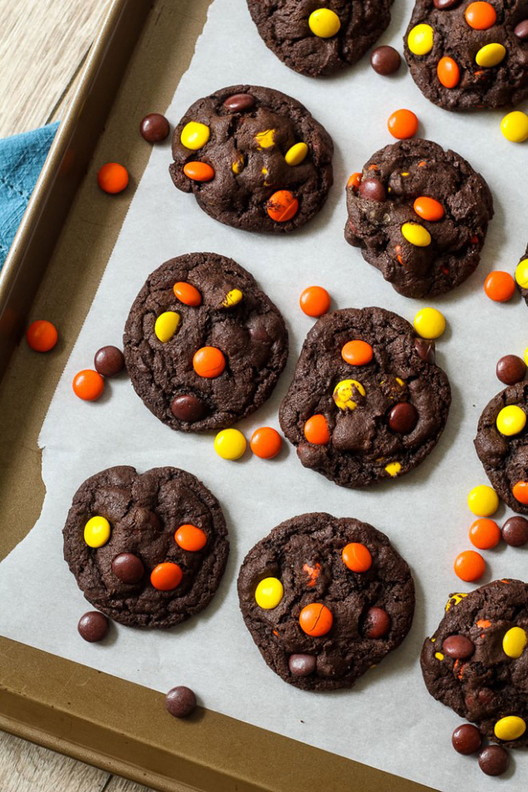 Halloween Movie Marathon Reese's Pieces Cookies for E.T.