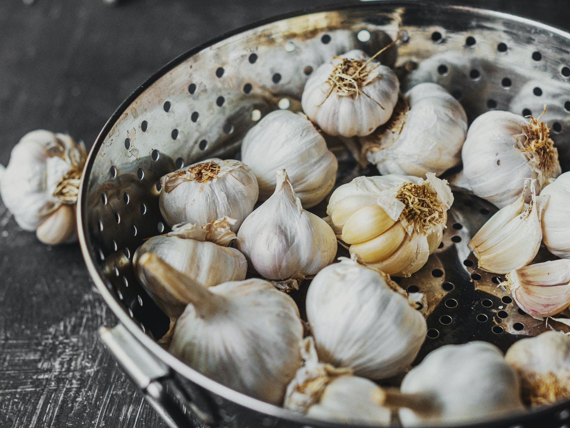 garlic, natural detox food