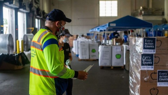 Innovative Online Market Helps Feed Families During the Pandemic — Organizer Is Honored by United Airlines With a Red Cross Essential Services Hero Award